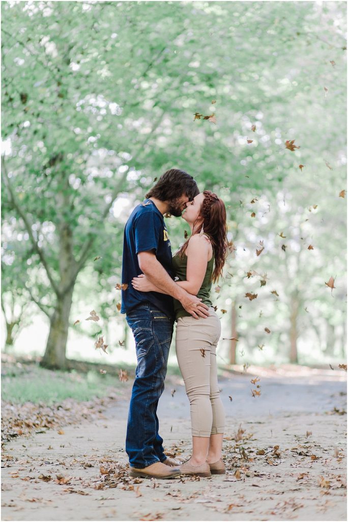 Colour powder engagement